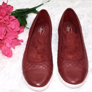 Bass burgundy flats size 8.5